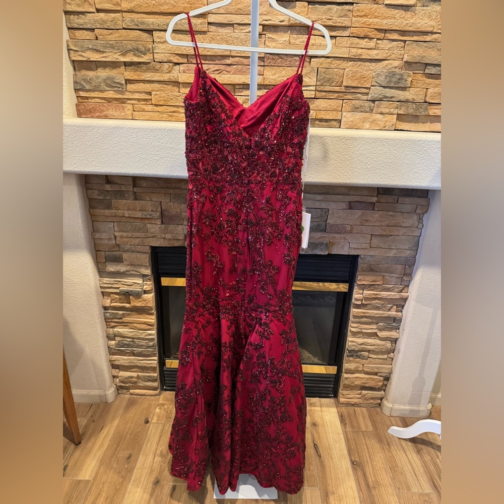 Mac Duggal Red Sequined Illusion Corset Trumpet Gown Size 4 - Picture 12 of 15